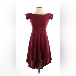 Windsor Prom Style Burgundy Off-the-Shoulder Flutter Sleeve Dress Size Small